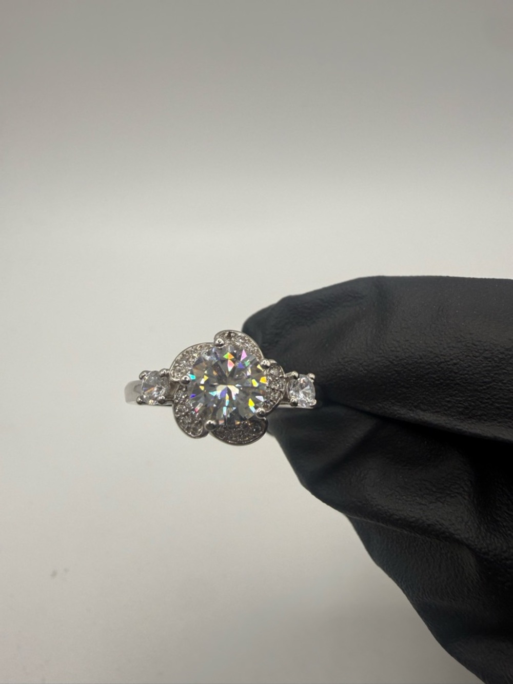 1CT Moissanite Floral Halo Ring 925 Sterling Silver VVS1 Diamond Look